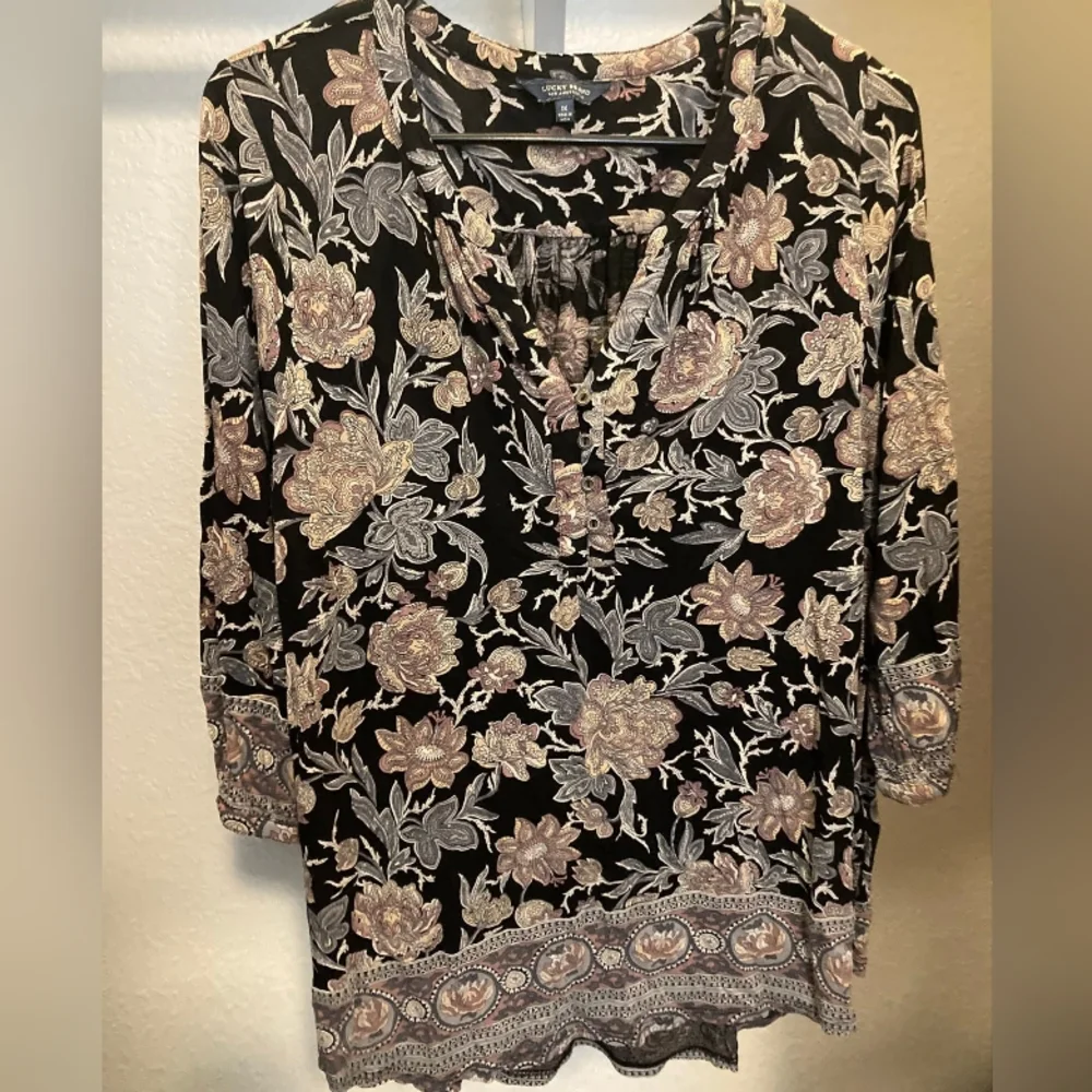 Floral Black and Cream Women's Top - Picture 1 of 4